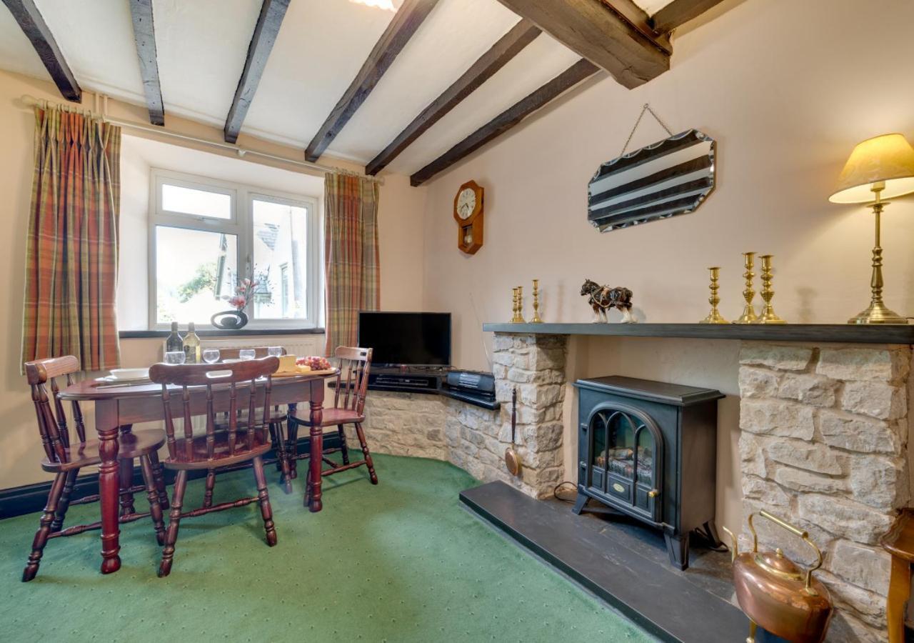 Dee Mount Villa Carrog Exterior photo